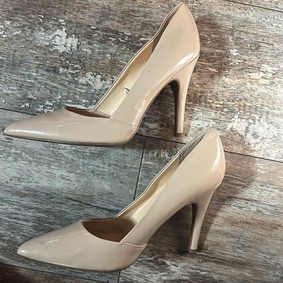 GUESS Elegant NUDE High Heels - Picture 4 of 7